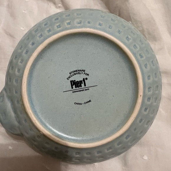 Pier 1 Teapot with Bamboo Handle Light Blue Stoneware Lidded Pot & 4 teacups - Picture 5 of 5